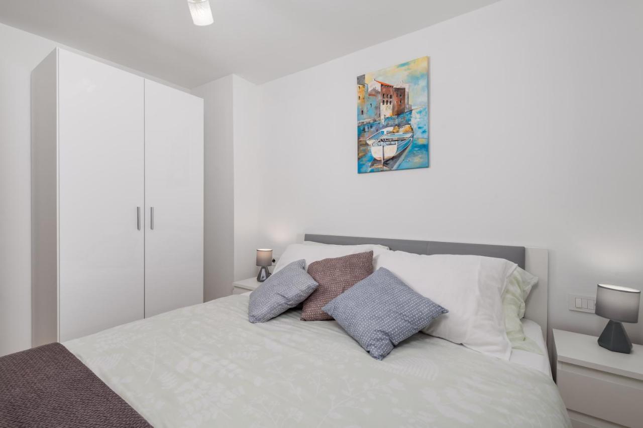 Clara Apartment